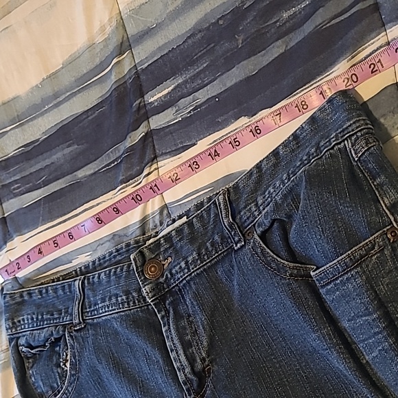 Addison Flare Maurices jeans size 20 long, inseam 32" - Picture 5 of 6